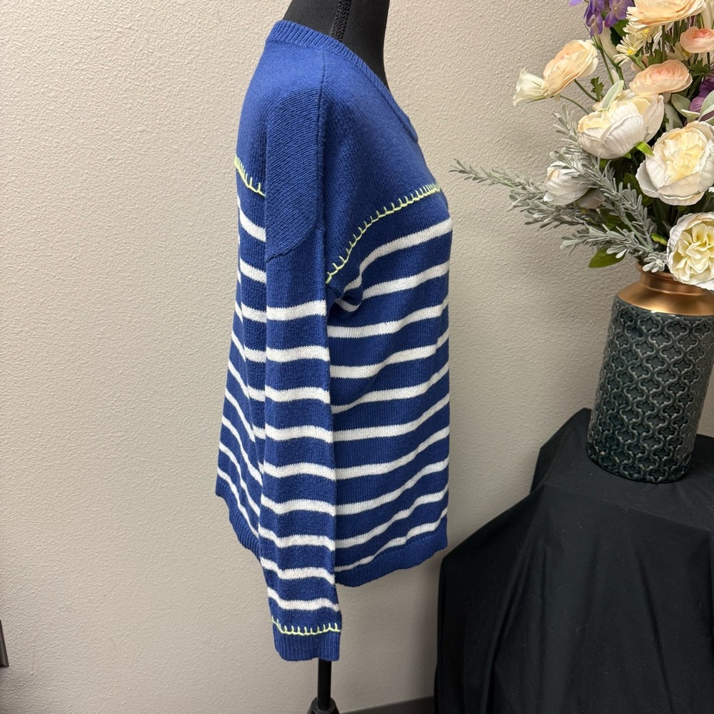 Lilly Pulitzer Blue Striped Crewneck Sweater w/ Lime Stitch Detail Small - Picture 5 of 9